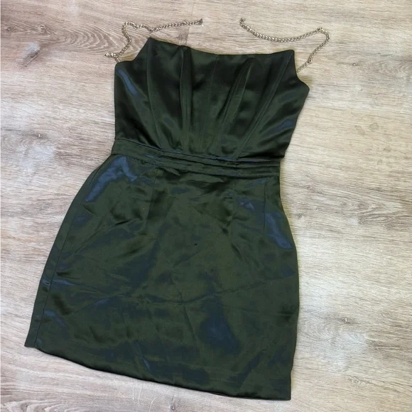 Retrofete Green Strapless Dress with Gold Chain Detail Retrofete Green Strapless Dress with Gold Chain Detail